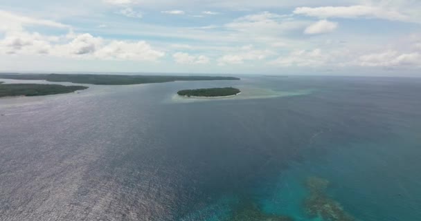 熱帯の島と青い海 バラバック パラワン フィリピン — ストック動画