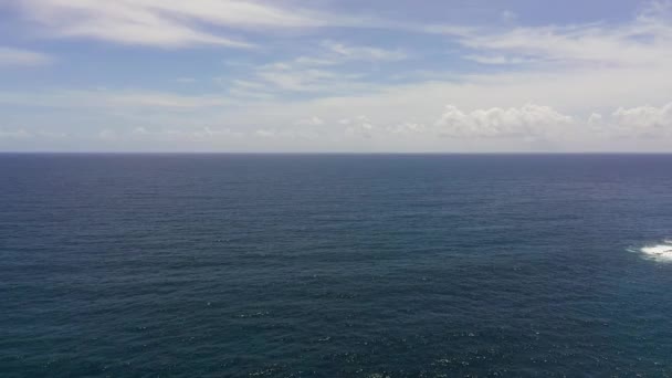 Dron Powietrzny Błękitnego Morza Nieba Chmurami Widok Drona Koncepcja Wakacji — Wideo stockowe