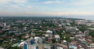 Bacolod, Batı Visayas bölgesinde son derece kentleşmiş bir kıyı kentidir. Zenciler Batı, Filipinler.