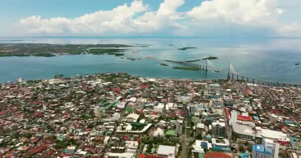 Luftaufnahme Der Stadt Cebu Mit Hohen Gebäuden Cebu Cordova Link — Stockvideo