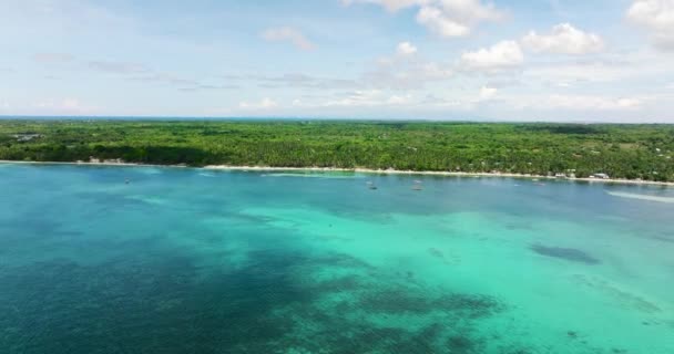 Vista Aérea Ilha Tropical Contra Céu Azul Nuvens Ilha Bantayan — Vídeo de Stock