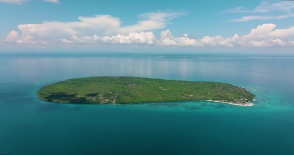 Drone Aéreo Ilha Tropical Mar Azul Nos Trópicos Ilha Hilantagaan — Vídeo de Stock
