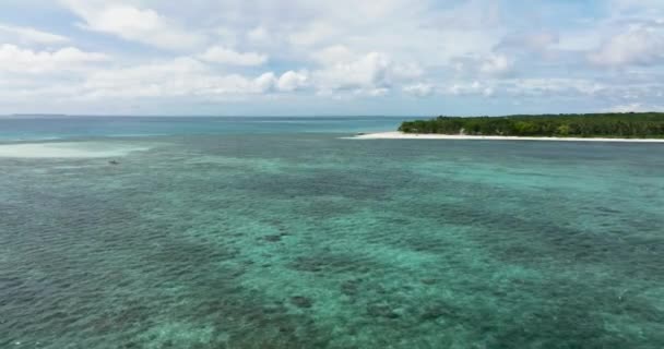 Seascape Com Ilha Tropical Uma Praia Areia Mar Balabac Palawan — Vídeo de Stock
