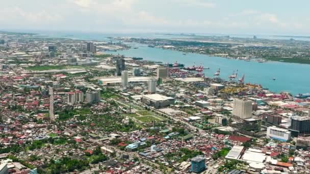 Cebu Város Légi Drónja Kikötővel Modern Épületekkel Üzleti Negyedekkel Fülöp — Stock videók
