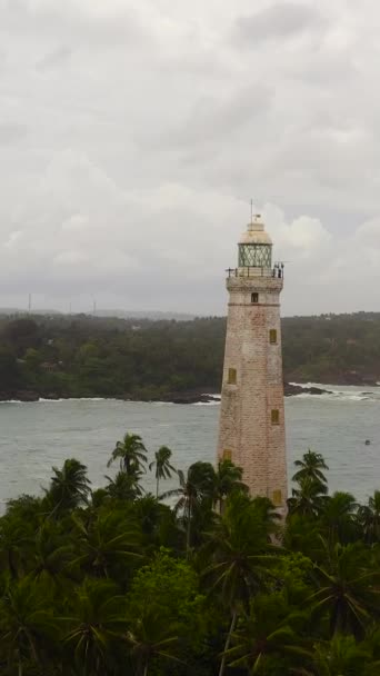 Dondra Φάρος Νότιο Σημείο Του Νησιού Της Σρι Λάνκα Κάθετη — Αρχείο Βίντεο