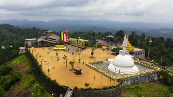 Pemandangan Udara Dari Kuil Bangunan Besar Pusat Buddha Internasional Nelligala — Stok Video