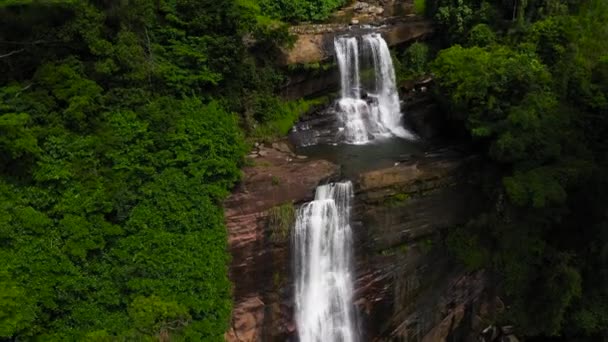 Waterval Het Groene Bos Thaliya Wetuna Ella Falls Jungle Sri — Stockvideo