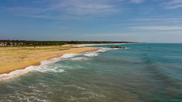 Een Beroemde Surfspot Bekend Als Whiskey Point Sri Lanka — Stockvideo