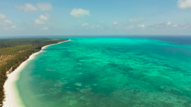 Ilha Tropical Com Praia Areia Por Atol Com Recife Coral — Vídeo de Stock