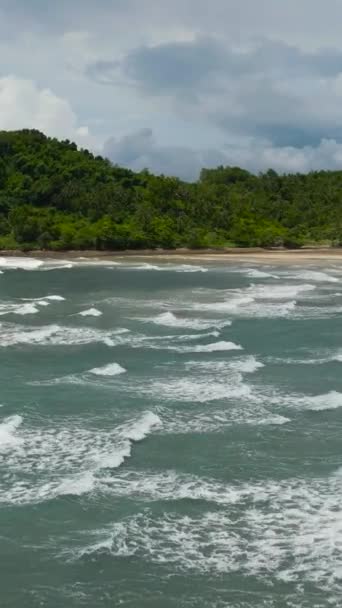 Krajobraz Morski Tropikalną Piaszczystą Plażą Błękitnym Oceanem Plaża Kimihang Borneo — Wideo stockowe