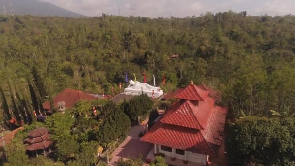 Kuil Buddha Vihara Dharma Giri Dengan Buddha Tidur Pemandangan Udara — Stok Video