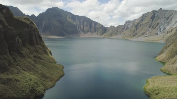 Vista Aerea Cratere Lago Vulcano Pinatubo Tra Montagne Filippine Luzon — Video Stock