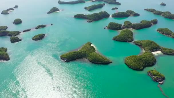 Cluster Piccole Isole Nel Parco Nazionale Delle Cento Isole Pangasinan — Video Stock