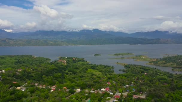 Hermoso Paisaje Con Colinas Verdes Vista Superior Lago Pantabangan Azul — Vídeo de stock