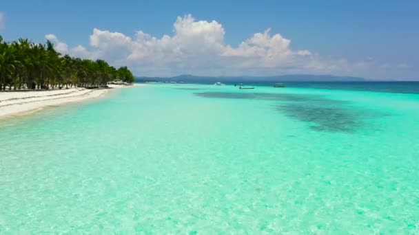 フィリピンのパングラオ島の熱帯ビーチの空中ビュー ビーチと海の風景 — ストック動画