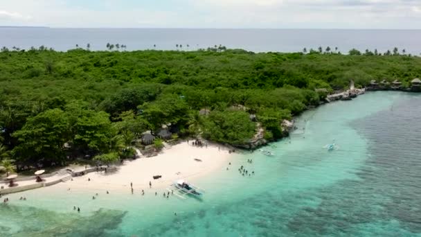 Flygfoto Över Sandstrand Tropisk Med Palmer Jungfruön Filippinerna — Stockvideo