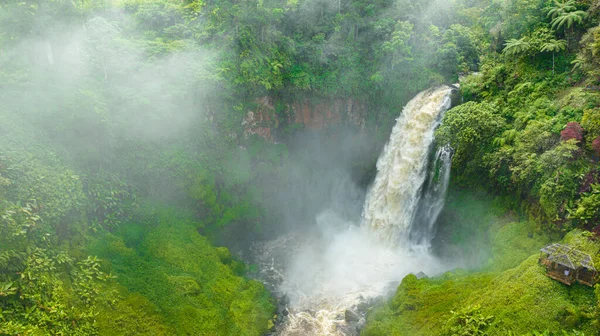 Telun Berasap Vízesés Zöld Erdőben Vízesés Trópusi Hegyi Dzsungelben Szumátra — Stock Fotó