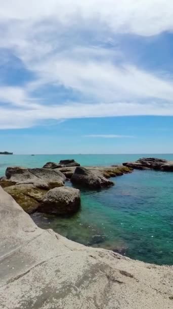 Seascape Sea Blue Sky Clouds Rocky Coast Borneo Malaysia Tindakon — Stockvideo