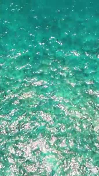 Vista Aérea Superfície Água Mar Lagoa Com Recife Coral Espaço — Vídeo de Stock