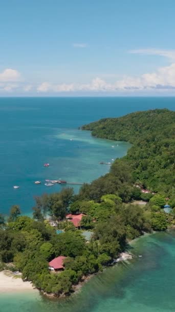 热带岛屿和美丽海滩的空中景观 东姑阿卜杜勒 拉赫曼国家公园Manukan岛和Sulug岛 Kota Kinabalu Sabah Malaysia — 图库视频影像