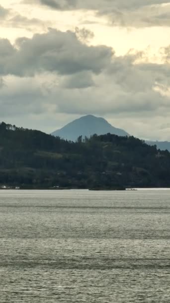Lago Toba Isla Sumatra Atardecer Vista Desde Arriba Países Bajos — Vídeo de stock