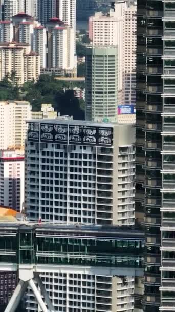 Kuala Lumpur Malaysia September 2022 Flygdrönare Från Petronas Tvillingtorn Kuala — Stockvideo