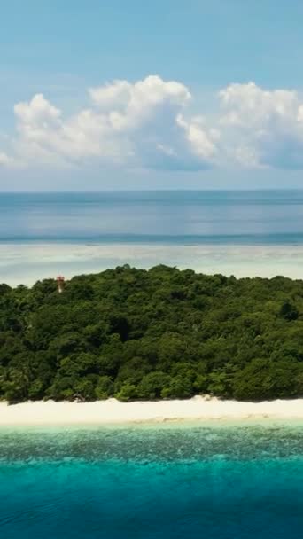 Красивый Остров Песчаным Пляжем Тропическом Море Оформление Матча Морской Парк — стоковое видео