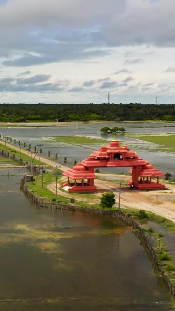 Entree Poorten Een Prelude Naar Tempel Tussen Rijstvelden Sri Lanka — Stockvideo