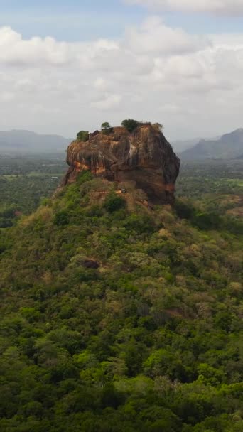 Sigiriya Rocha Leão Uma Antiga Fortaleza Palácio Com Jardins — Vídeo de Stock