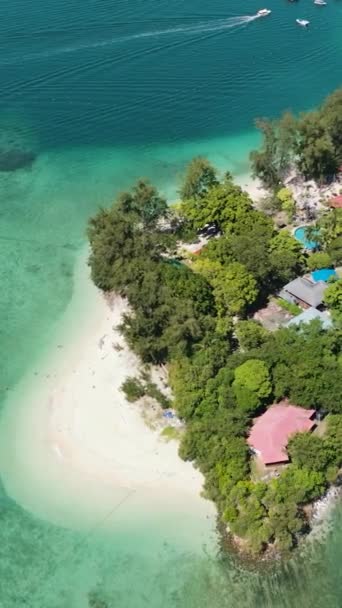 Ostrov Manukan Krásnou Písečnou Pláží Národní Park Tunku Abdul Rahman — Stock video
