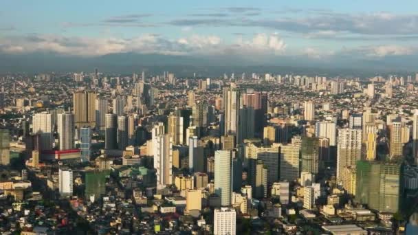 Manila Légi Kilátása Fülöp Szigetek Fővárosa Modern Épületekkel Felhőkarcolókkal — Stock videók