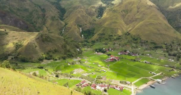Veduta Aerea Terreni Agricoli Una Valle Montagna Sul Lago Toba — Video Stock