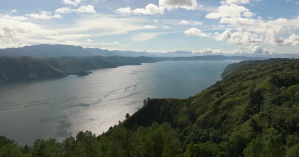Der Tobasee Und Die Insel Samosir Zwischen Den Bergen Frühen — Stockvideo