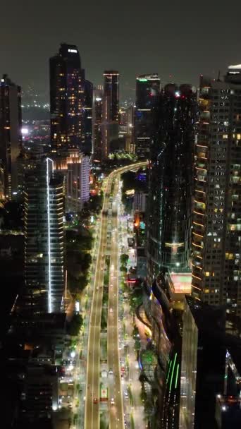 Jakarta Şehir Merkezindeki Yüksek Binalı Gece Manzarası — Stok video