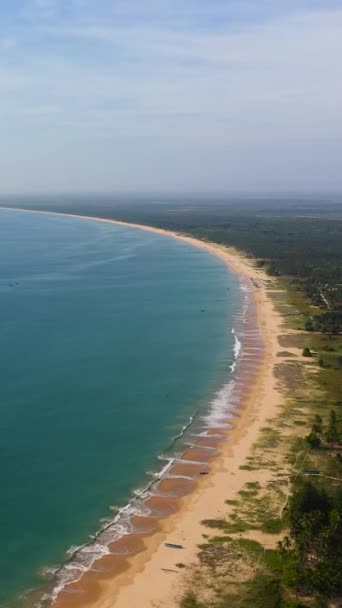 Letecký Dron Písečné Pláže Tyrkysové Vody Pláž Kalkudah Srí Lanka — Stock video