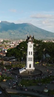 Jam Gadang, Bukittinggi şehrinin tarihi ve en ünlü simgesi. Sumatra. Endonezya.