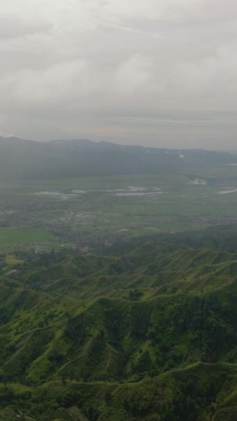 Luchtfoto Drone Van Bergen Landbouwgrond Een Bergachtige Provincie Kayu Aro — Stockvideo