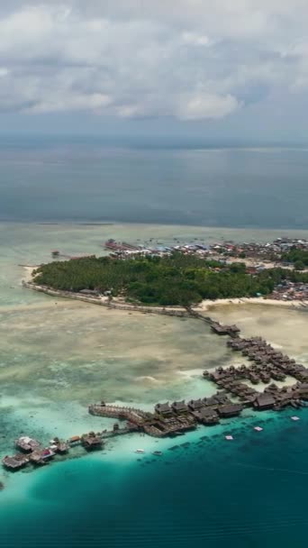 Drone Aérien Île Tropicale Mabul Avec Une Belle Plage Récif — Video