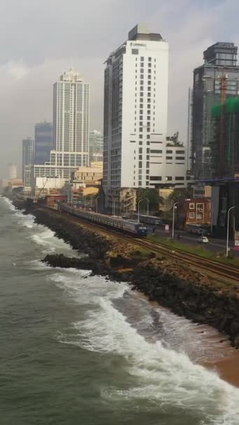Σιδηροδρόμων Και Τρένων Στην Πόλη Του Κολόμπο Σρι Λάνκα — Αρχείο Βίντεο