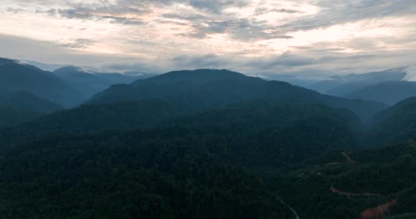 Βουνά Και Ζούγκλα Ηλιοβασίλεμα Στους Τροπικούς Μπουκιτ Λαγουάνγκ Σουμάτρα Ινδονησία — Αρχείο Βίντεο