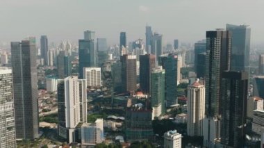 Jakarta 'nın gökdelenler manzaralı iş merkezi. Endonezya.