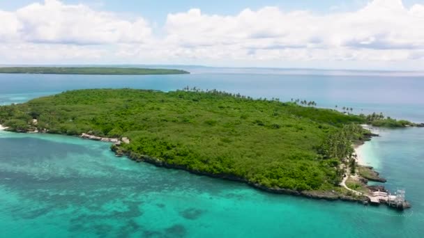 Antenowy Dron Wyspy Plażą Tropikach Wyspa Dziewicza Filipiny — Wideo stockowe