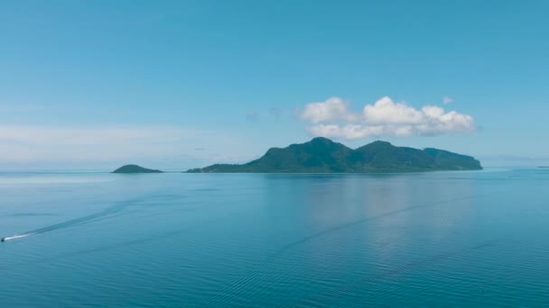 Îles Tropicales Mer Bleue Contre Ciel Les Nuages Parc Marin — Video