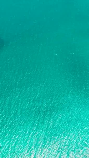 Vista Aérea Del Agua Mar Turquesa Superficie Agua Laguna Azul — Vídeos de Stock