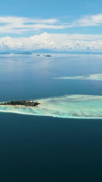 Αεροφωτογραφία Των Τροπικών Νησιών Και Των Κοραλλιογενών Ατόλων Στην Τροπική — Αρχείο Βίντεο