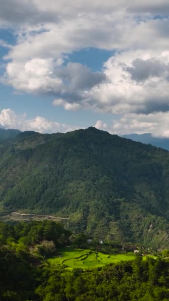 Luftdrohne Über Landwirtschaftlichen Flächen Und Bergen Philippinen Luzon — Stockvideo