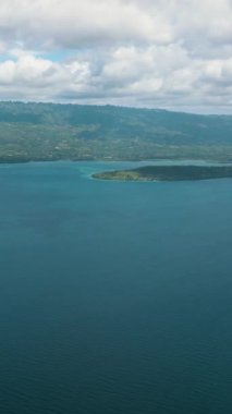 Deniz manzaralı Cebu adası. Tropik bölgelerde deniz manzarası. Filipinler.