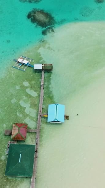 Playa Arena Una Isla Tropical Rodeada Por Atolón Isla Onok — Vídeo de stock