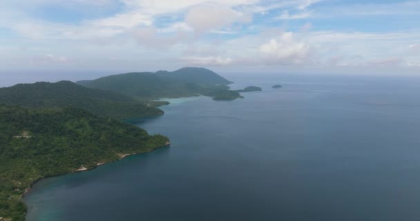 Letecký Dron Pobřeží Ostrova Weh Deštným Pralesem Džunglí Aceh Indonésie — Stock video