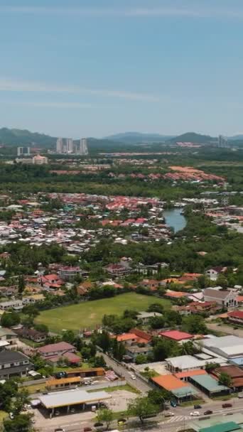 Luftaufnahme Von Kota Kinabalu Mit Wohngebieten Straßen Und Häusern Borneo — Stockvideo